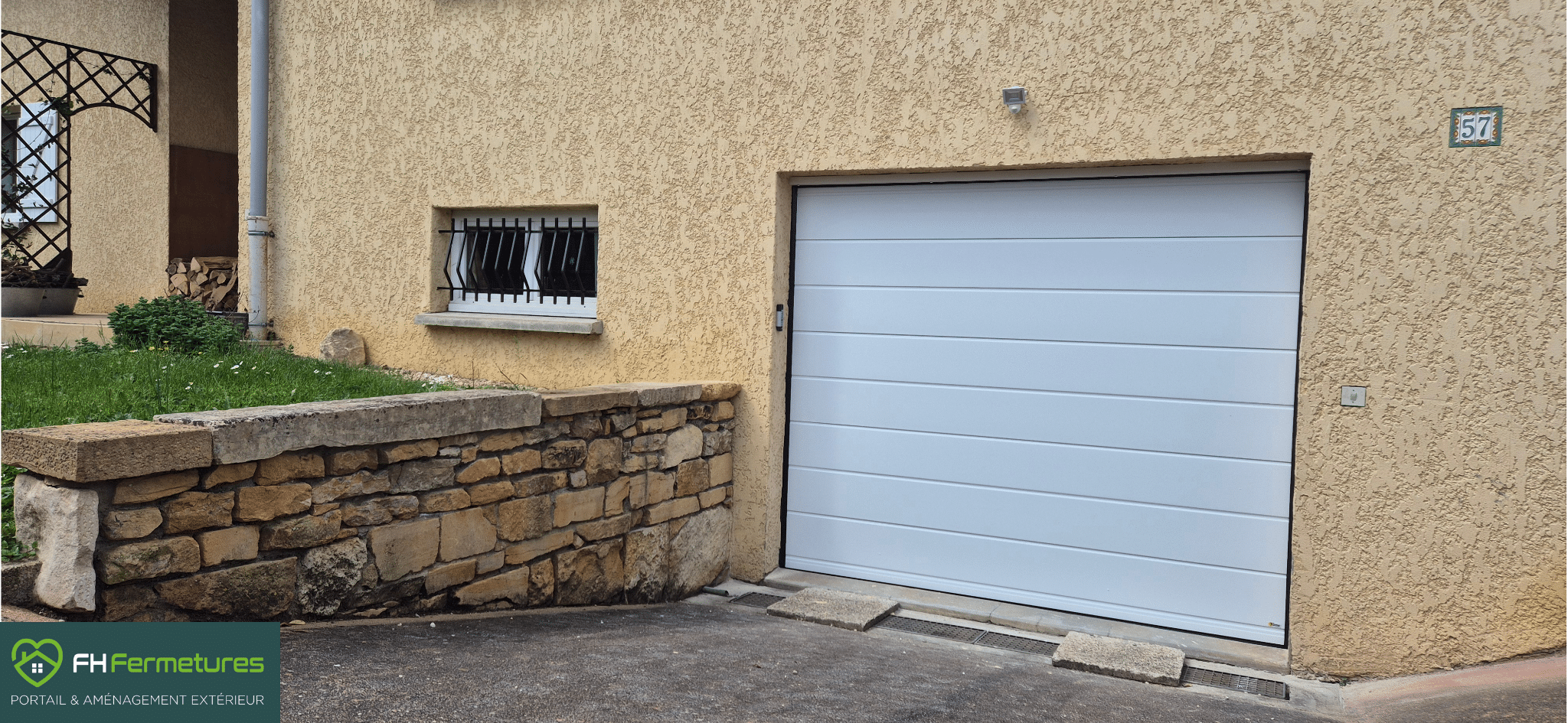 Porte de garage à Arnas