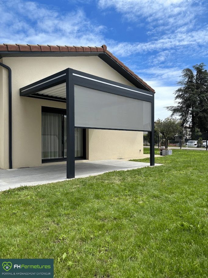 Pergola bioclimatique à Trévoux