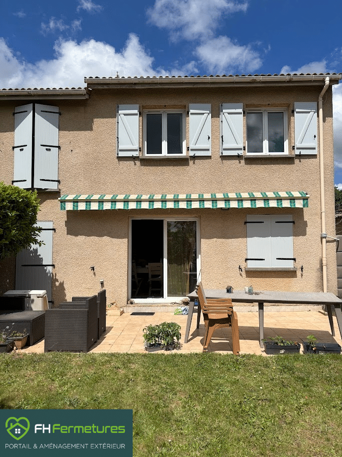 Volets battants aluminium à Rillieux-la-Pape – 5 paires posées pour en finir avec l’entretien du bois