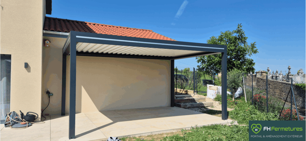 FH Fermetures | Pergola bioclimatique Porte des Pierres Dorées