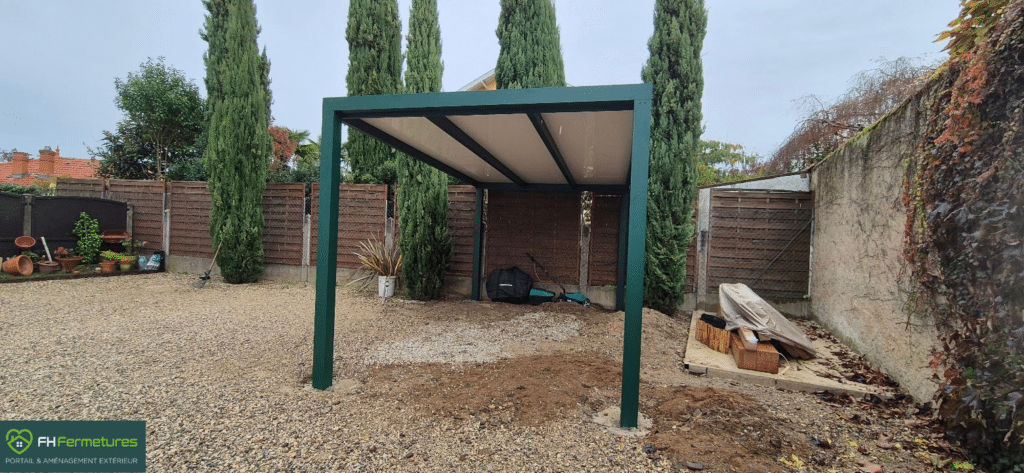 FH Fermetures | Carport aluminium vert à Villefranche – Une teinte qui change tout